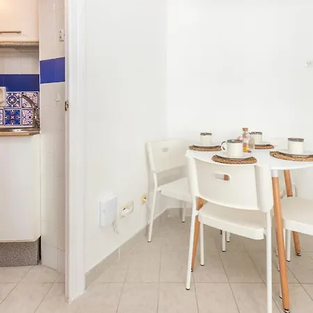 ¡a Pie De Todo Luz Balcon Y Playa En Tossa Apartment